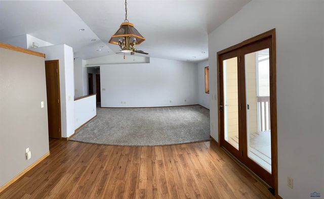 20324 AVALANCHE RD, Sturgis, SD 57785