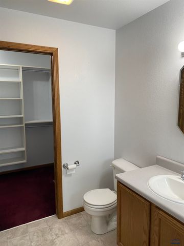 20324 AVALANCHE RD, Sturgis, SD 57785