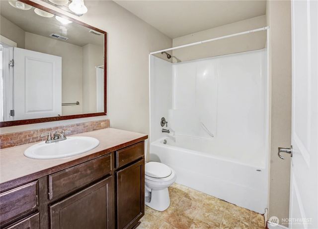 2413 165th Street E, Tacoma, WA 98445