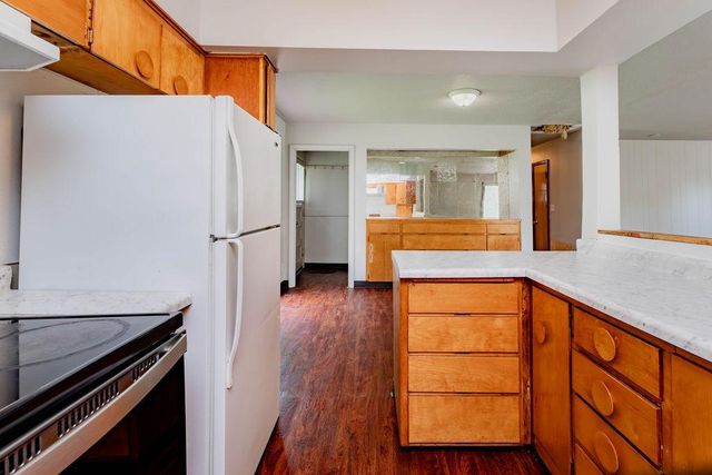 415 10th Street S, Moorhead, MN 56560