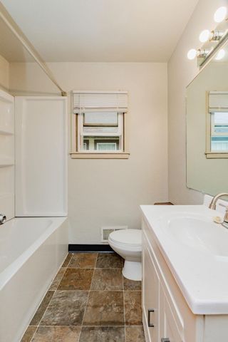415 10th Street S, Moorhead, MN 56560