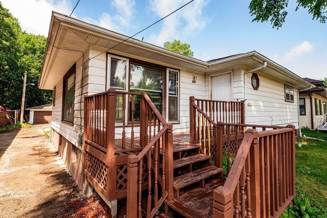415 10th Street S, Moorhead, MN 56560