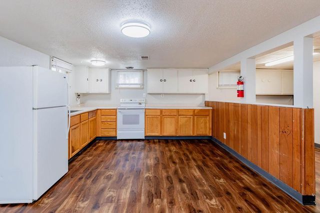415 10th Street S, Moorhead, MN 56560