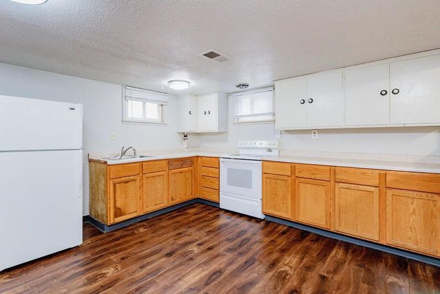 415 10th Street S, Moorhead, MN 56560
