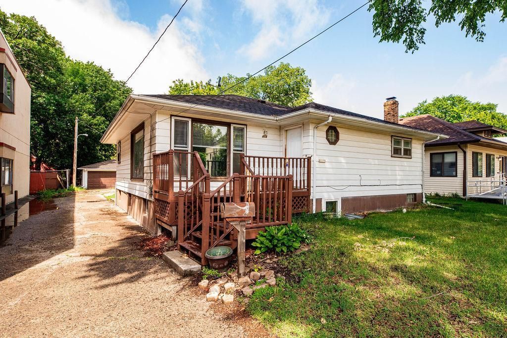 415 10th Street S, Moorhead, MN 56560