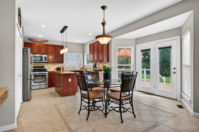 8046 Knights Crossing Drive, O'fallon, MO 63368