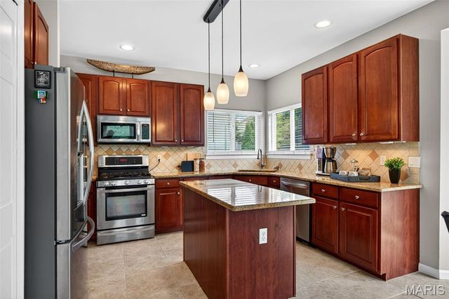 8046 Knights Crossing Drive, O'fallon, MO 63368