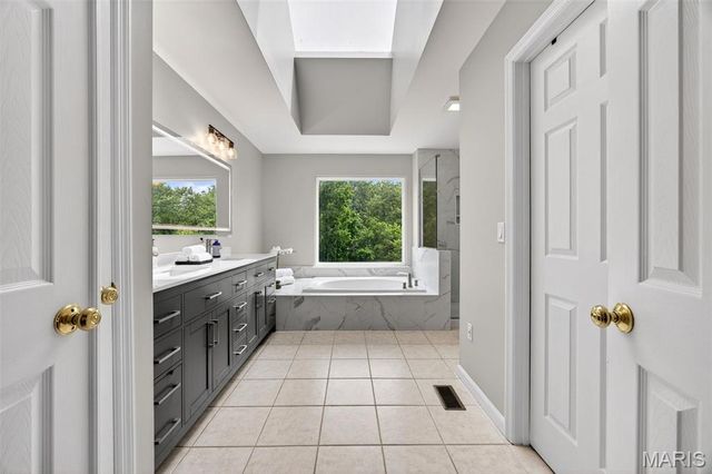 8046 Knights Crossing Drive, O'fallon, MO 63368