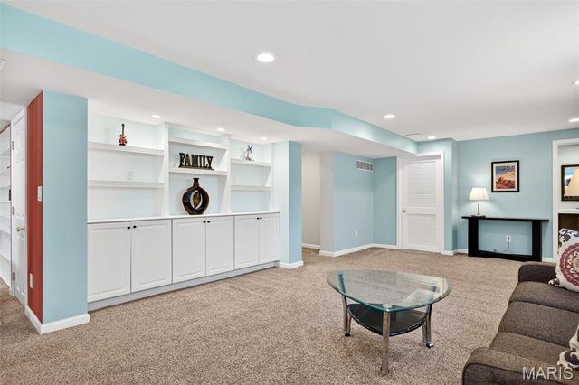 8046 Knights Crossing Drive, O'fallon, MO 63368