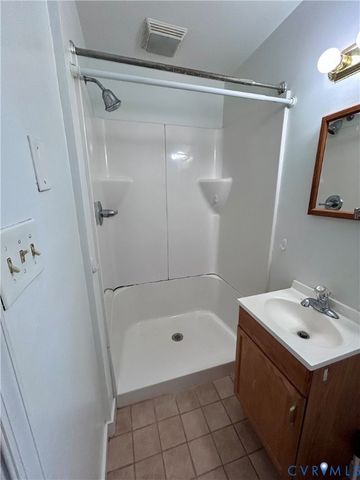 9304 Howard Dr, Mechanicsville, VA 23116