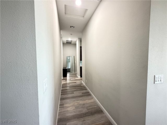 8480 Warbonnet Way, Las Vegas, NV 89113