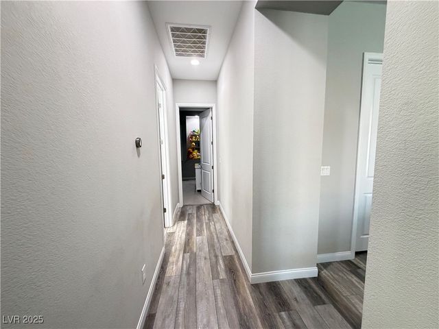 8480 Warbonnet Way, Las Vegas, NV 89113