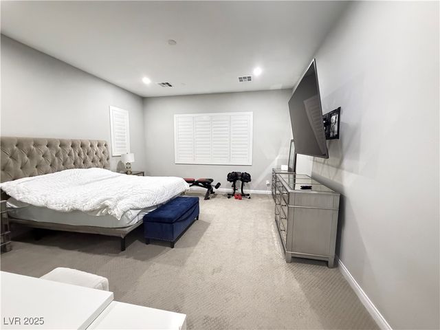 8480 Warbonnet Way, Las Vegas, NV 89113