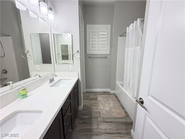 8480 Warbonnet Way, Las Vegas, NV 89113