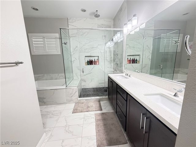 8480 Warbonnet Way, Las Vegas, NV 89113