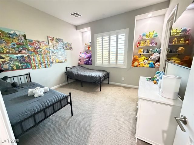 8480 Warbonnet Way, Las Vegas, NV 89113