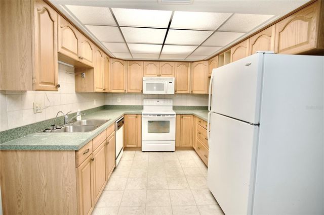 2101 SUNSET POINT ROAD 702, Clearwater, FL 33765
