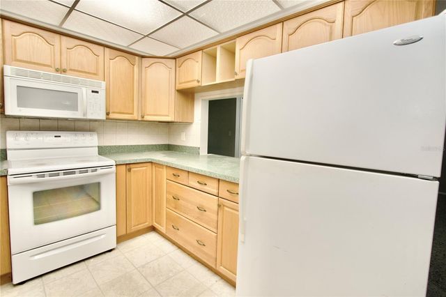 2101 SUNSET POINT ROAD 702, Clearwater, FL 33765