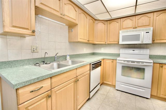 2101 SUNSET POINT ROAD 702, Clearwater, FL 33765