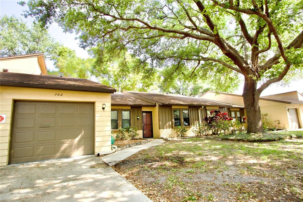 2101 SUNSET POINT ROAD 702, Clearwater, FL 33765