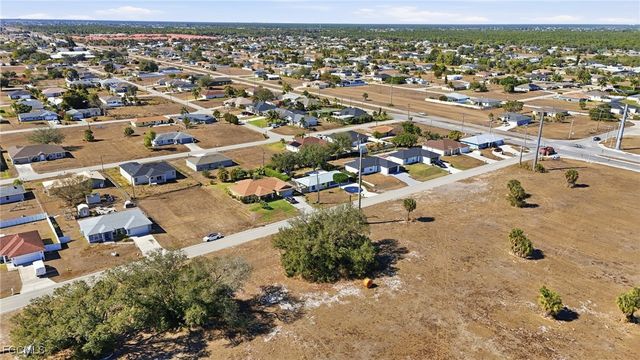 2306 NE 24th AVE, Cape Coral, FL 33909