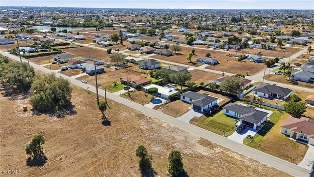 2306 NE 24th AVE, Cape Coral, FL 33909