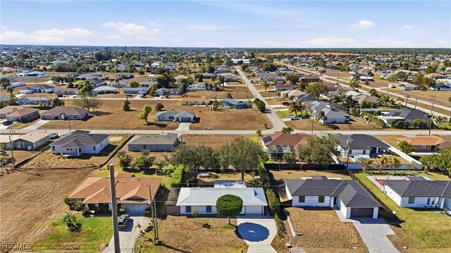 2306 NE 24th AVE, Cape Coral, FL 33909