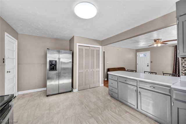 2380 Delaware Avenue, Akron, OH 44312