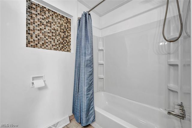 2380 Delaware Avenue, Akron, OH 44312