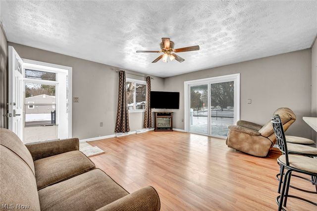 2380 Delaware Avenue, Akron, OH 44312