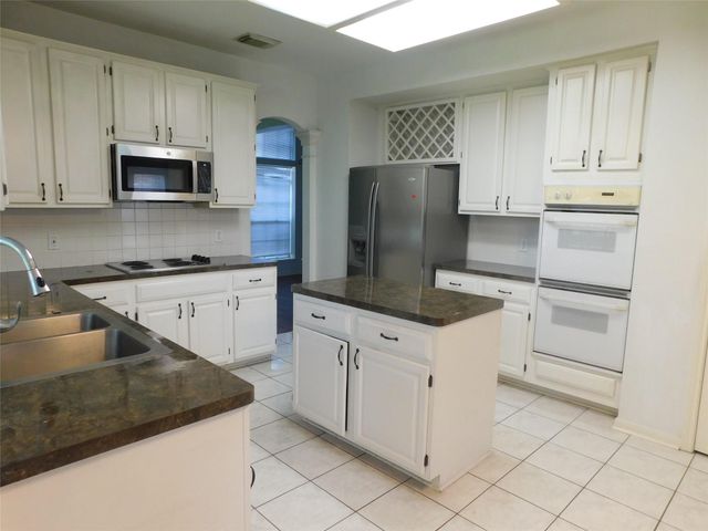 2322 Edgewood Drive, Missouri City, TX 77459