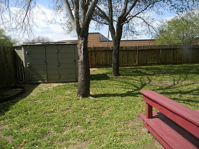 2322 Edgewood Drive, Missouri City, TX 77459