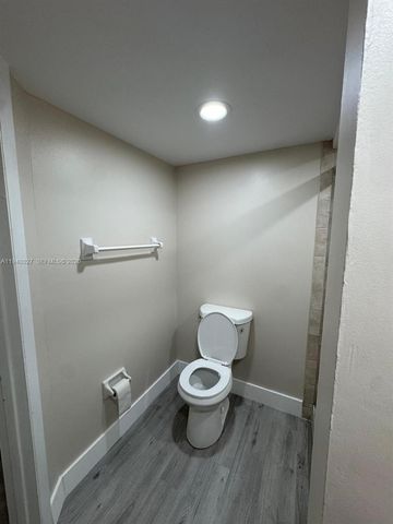 8051 S Colony Cir S 210, Tamarac, FL 33321