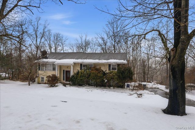 2327 Vista Court, Yorktown Heights, NY 10598