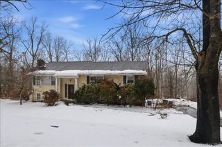 2327 Vista Court, Yorktown Heights, NY 10598