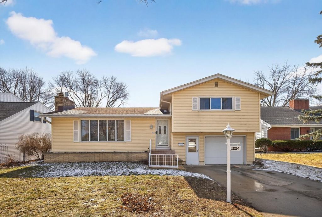 1224 4th Street NW, Rochester, MN 55901