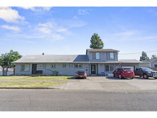 1135 BIRCH Ave, Cottage Grove, OR 97424