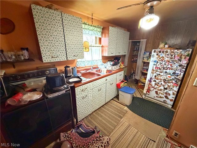 54312 Pipe Creek Road, Jacobsburg, OH 43933