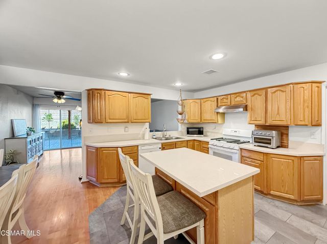 3021 Travis Avenue, Simi Valley, CA 93063