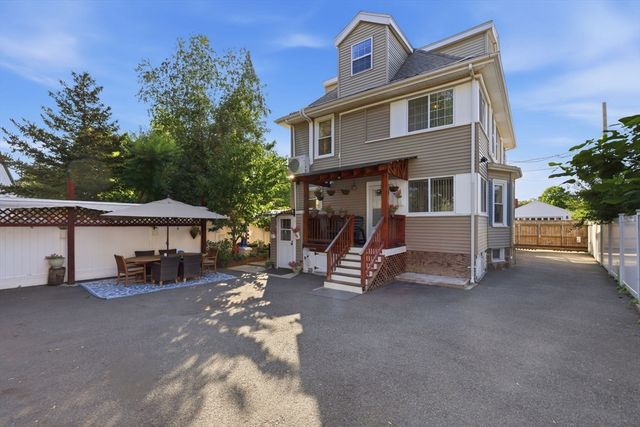 8 Lufkin St, Lynn, MA 01902