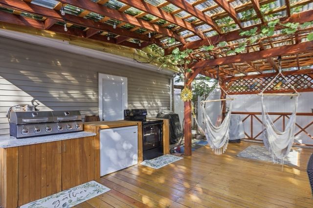 8 Lufkin St, Lynn, MA 01902