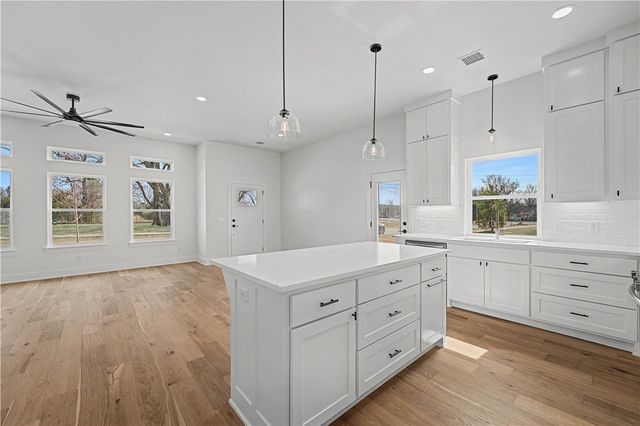 829 S Jagger Lane, Fayetteville, AR 72701