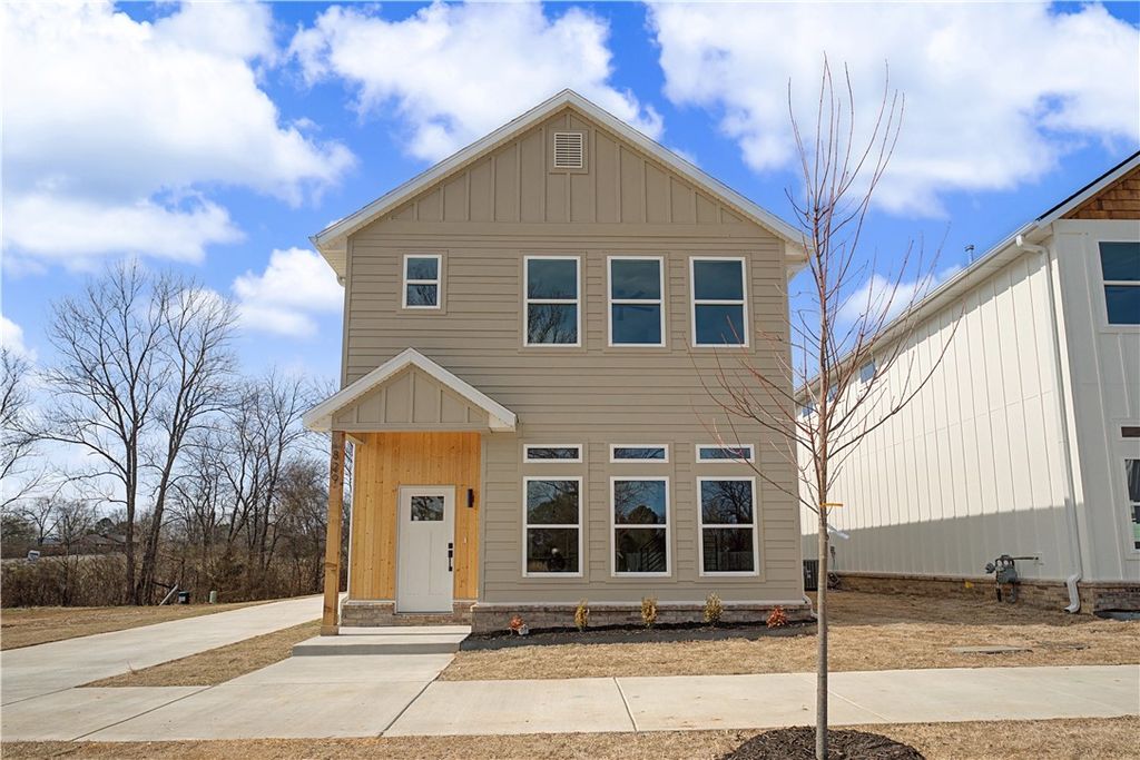 829 S Jagger Lane, Fayetteville, AR 72701