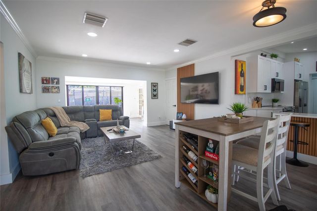 925 SE 14th Avenue, Deerfield Beach, FL 33441