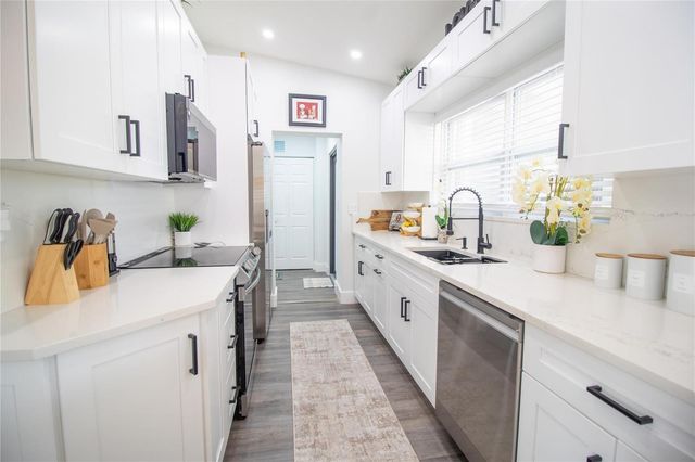 925 SE 14th Avenue, Deerfield Beach, FL 33441