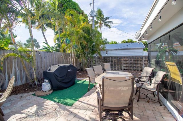 925 SE 14th Avenue, Deerfield Beach, FL 33441