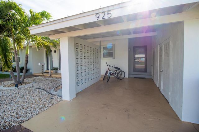 925 SE 14th Avenue, Deerfield Beach, FL 33441