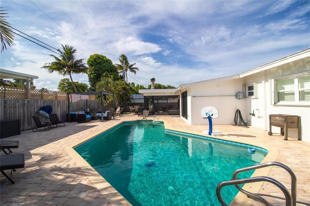 925 SE 14th Avenue, Deerfield Beach, FL 33441