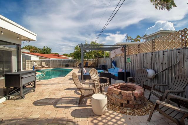 925 SE 14th Avenue, Deerfield Beach, FL 33441