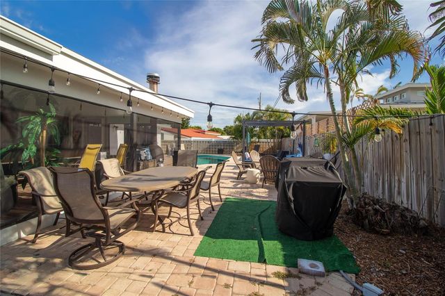925 SE 14th Avenue, Deerfield Beach, FL 33441